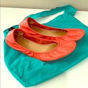 Poppy tieks